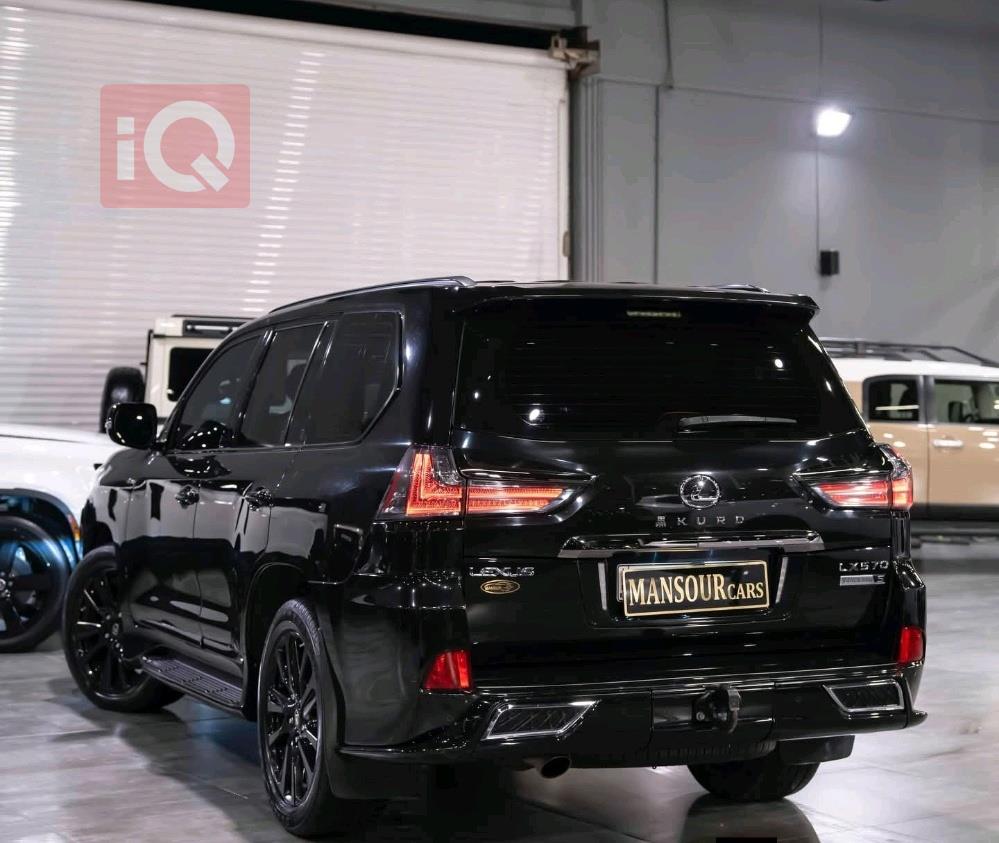 Lexus LX
